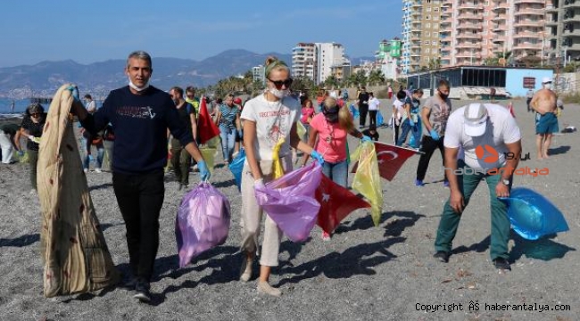 Alanya'da temizlik yabancılardan geldi