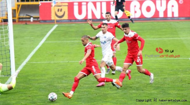 Antalyaspor'da Sidney Sam golle tanıştı