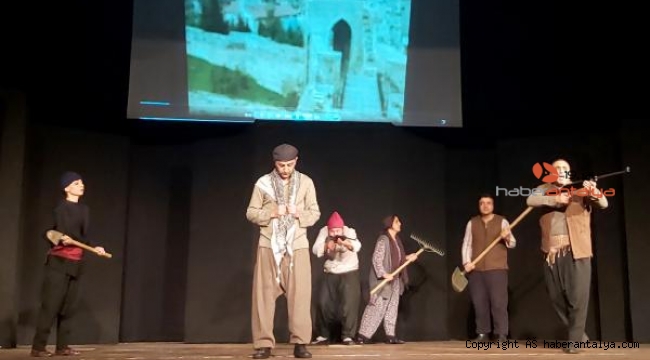 Atatürk'ün hayatı sahnede