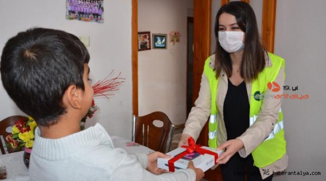 Büyükşehir Belediyesi merkez ve ilçelerde tablet yardımına devam ediyor