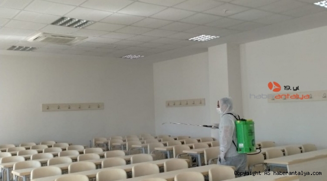 Büyükşehir okulları dezenfekte etti