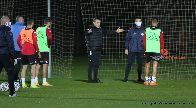 Ersun Yanal, Antalyaspor ile siftah yaptı