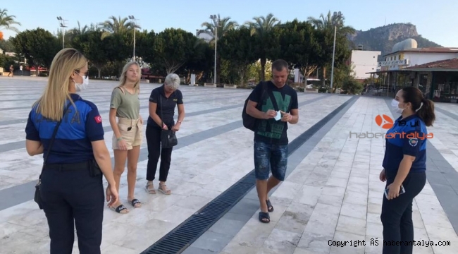 Kemer'da zabıtadan sigara denetimi