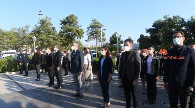 Konyaaltı Belediyesi Ata'yı andı