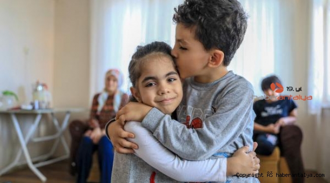 Minik yürekler birbirine can oldu !