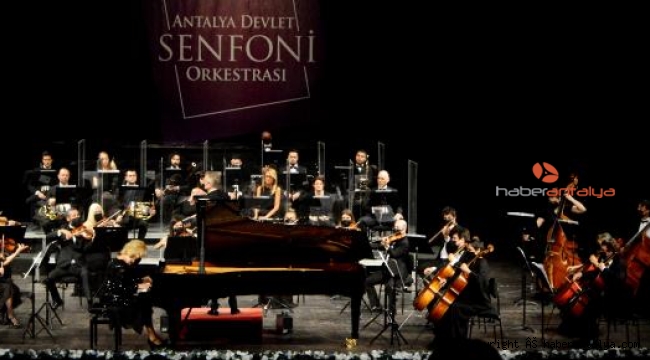 Onay'dan piyano ziyafeti