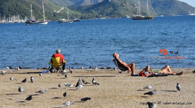 'Pastırma yazı yaşanıyor, güneşlenip, denize girdiler