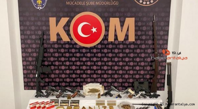 Polisten silah ticareti operasyonu: 10 gözaltı
