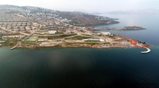 Tatil bölgesinde yıkımlar devam ediyor