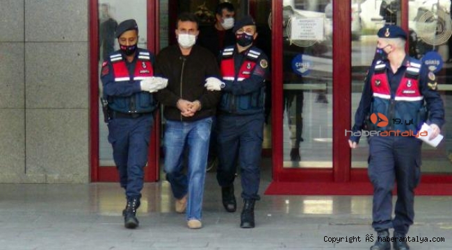 Aldatıldığından şüphelenen koca, eşi ve kuzenini vurdu
