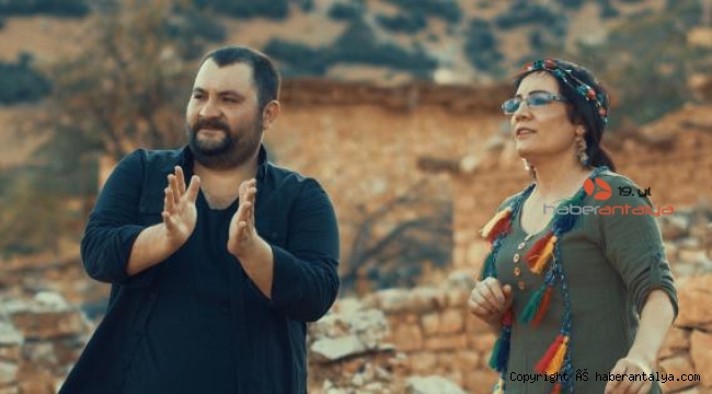 Ana-oğul klip çekti