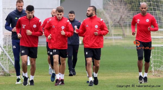 Antalyaspor, Galatasaray deplasmanına odaklandı