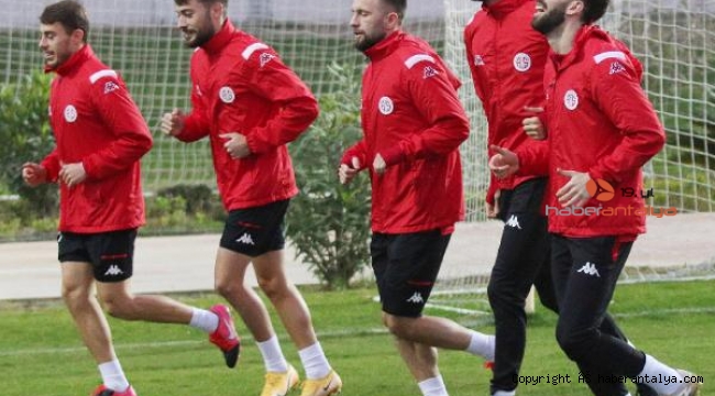 Antalyaspor'da 7 futbolcudan iyi haber !