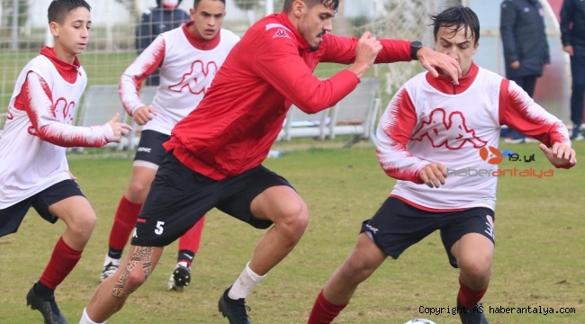 Antalyaspor'da Bahadır ve Doğukan'a özel antrenman