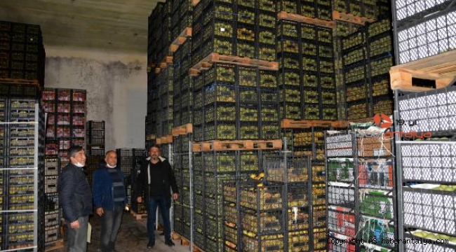 Armut depoda alıcı bekliyor