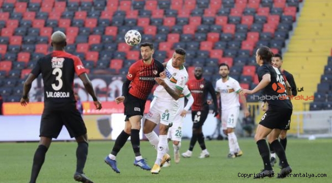 Aytemiz Alanyaspor'un deplasmanda yüzü gülmüyor