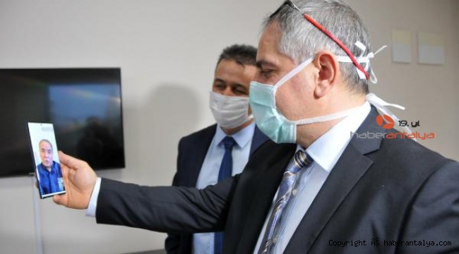 Başkan Böcek'ten doktorlarına: Hakkınızı nasıl öderim bilmiyorum