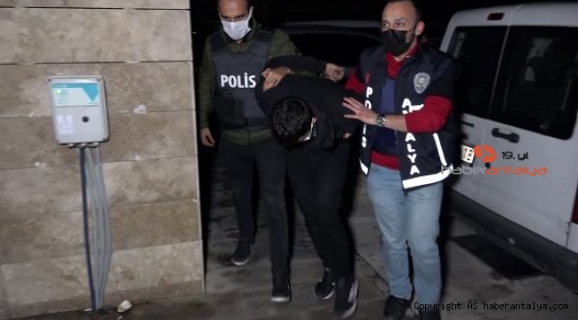 Çaldıkları motosikletle 4 farklı kapkaç gerçekleştiren 2 kişi yakalandı