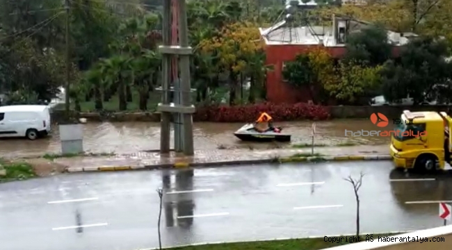 Göle dönen yolda jet ski keyfi