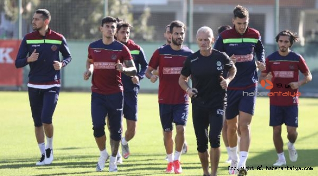 Lider Aytemiz Alanyaspor, rakipleriyle farkı açma peşinde