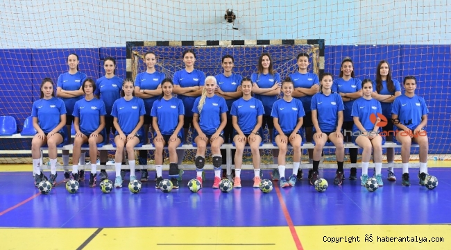 Mavi Kelebekler, ilk maçtan galip ayrıldı