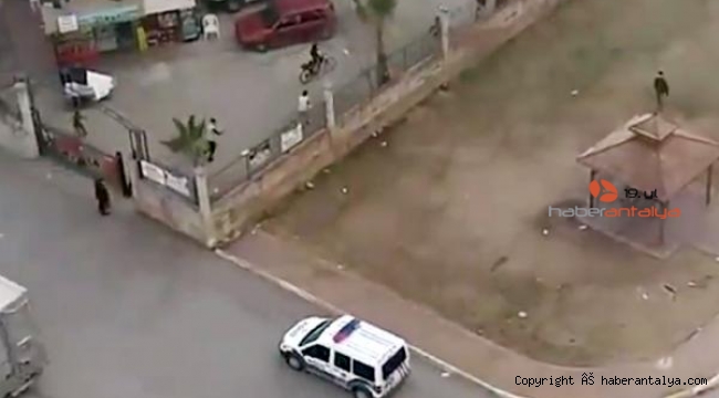 Polisi gören çocuklar nereye kaçacağını şaşırdı