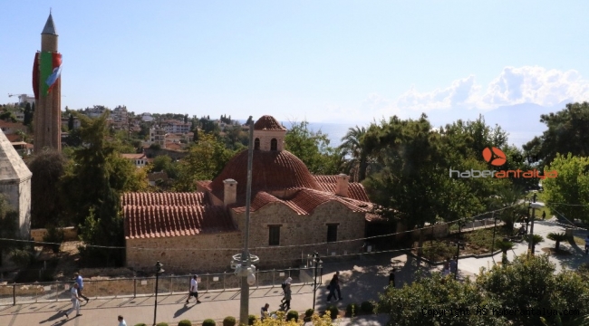 Vaka artışı yüzde 50 sınırına yaklaşan Antalya'da camilerden korona virüs uyarısı