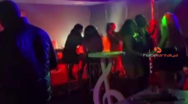 Villada parti yaptılar, 'Canınız çeksin' notuyla paylaştılar !