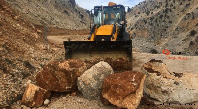 Yeşilgöl yolu ulaşıma kapatıldı