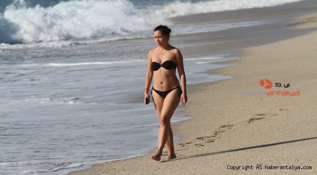 Yurtta kar, Alanya'da deniz keyfi