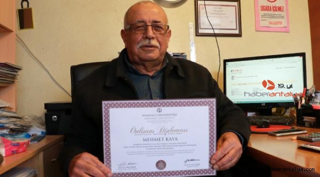 72 yaşında üçüncü üniversite diplomasını aldı