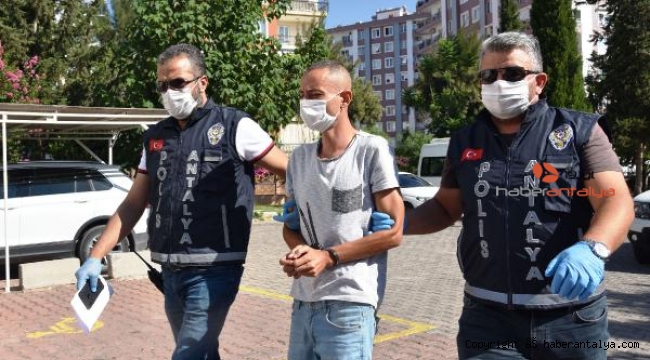 Annesini şakalaşırken öldürdüğünü öne sürdü !