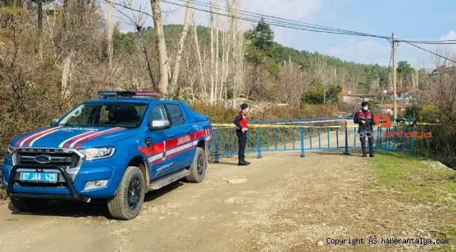Antalya'da 15 hanenin bulunduğu mahalle karantinaya alındı !