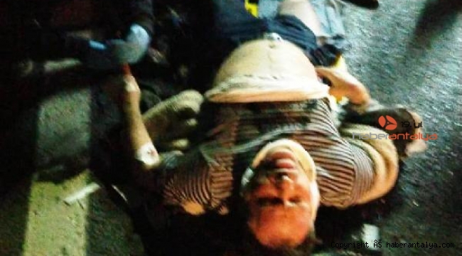 Antalya'da otomobil devrildi can pazarı yaşandı 