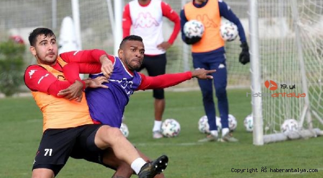 Antalyaspor, eksiklerle Galatasaray deplasmanında. İşte muhtemel 11