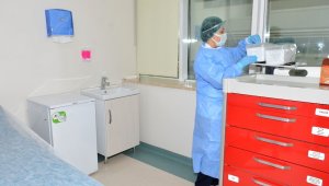 Antalya'ya sağlık çalışanları için 25 bin 880 adet aşı geldi