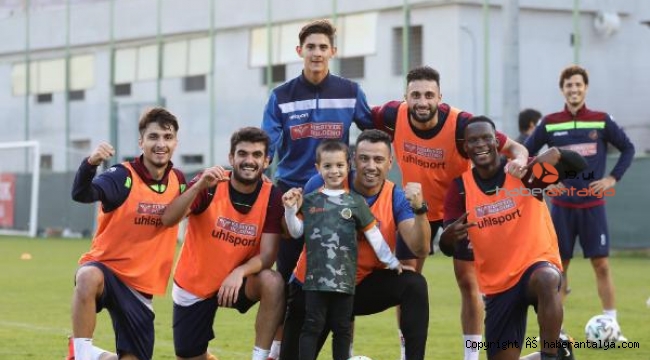 Aytemiz Alanyaspor, Fenerbahçe deplasmanında galibiyet peşinde. İşte muhtemel 11