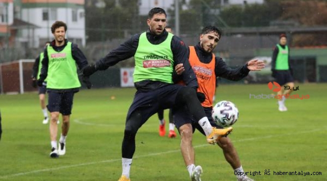 Aytemiz Alanyaspor, Sivasspor'u ağırlayacak. İşte muhtemel 11