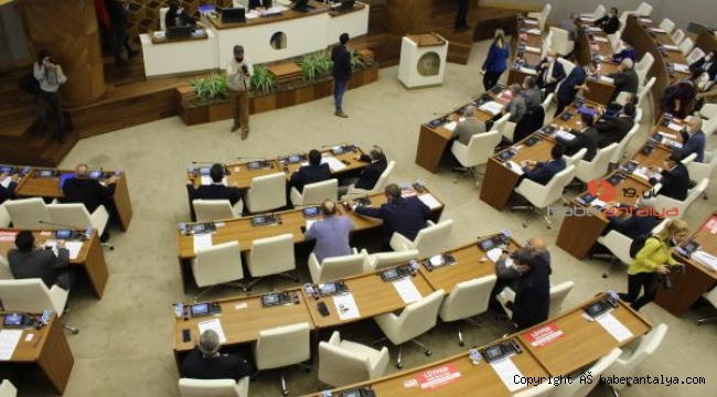 Başkan Esen'den, 'ruhsat yasadan önce' savunması