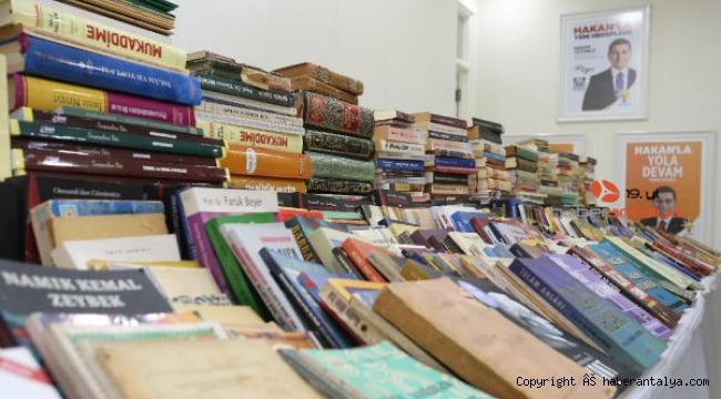 Cemil Meriç'e 50 binden fazla kitap bağışlandı