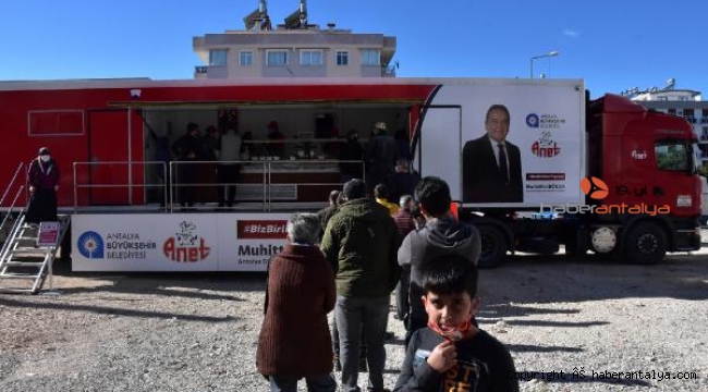 Demre'de Halk Et kuyruğu