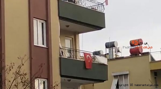 Genç kadın çatıya çıktı, ortalığı birbirine kattı