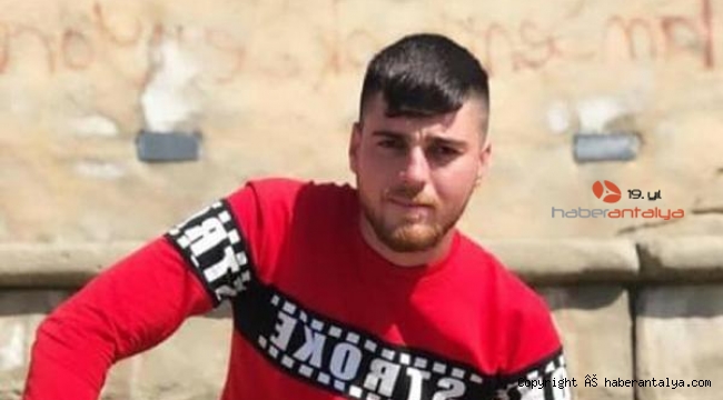 Otobüsle kamyonet çarpıştı: 1 ölü, 2 yaralı !