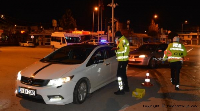 Polisten, alkol kontrolü ve asayiş uygulaması