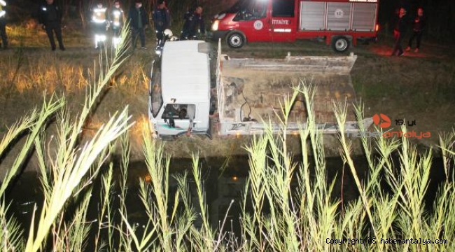 Ramak kala duran kamyonetteki sürücü için zamanla yarıştılar !