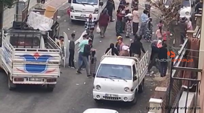 Sokakta eğlence yapanlar, polis sirenini duyunca ne yapacaklarını şaşırdı