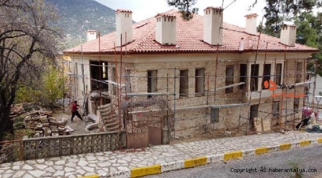 Tarihi konakta tarihi el yazmaları bulundu