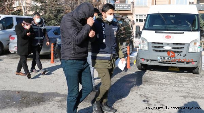 Tekel bayisinden 30 bin liralık soygun
