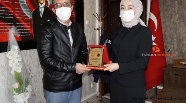 Trafik kurallarına uyan duyarlı sürücülere plaket