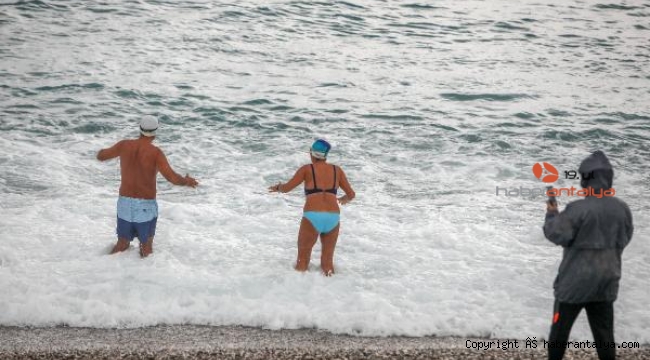 'Turuncu kod' uyarısına rağmen yaptıkları şaşırttı